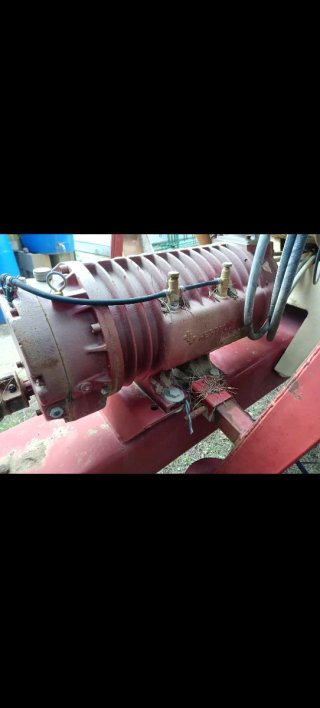 Tractor John Deere 7700 con cuba Gili
