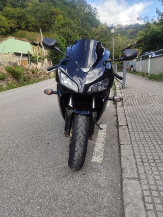 Honda CBR 1000RR Fireblade Negra