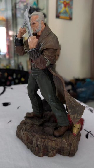 Old Man Logan Marvel Gallery Diamond Select PVC)