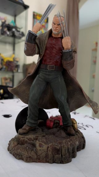 Old Man Logan Marvel Gallery Diamond Select PVC)