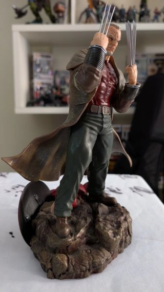 Old Man Logan Marvel Gallery Diamond Select PVC)