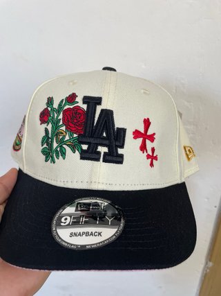 Gorra New Era LA Flores y Cruces