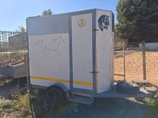 Remolque van caballo 750kg