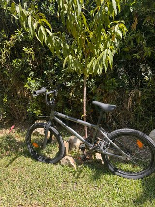 Bicicleta BMX B'Twin 20 Gris