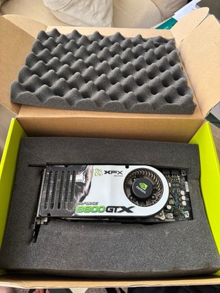 XFX GeForce 8800 GTX 768MB completa con caja