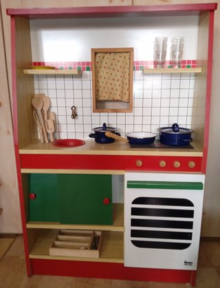 Cocinita de madera infantil