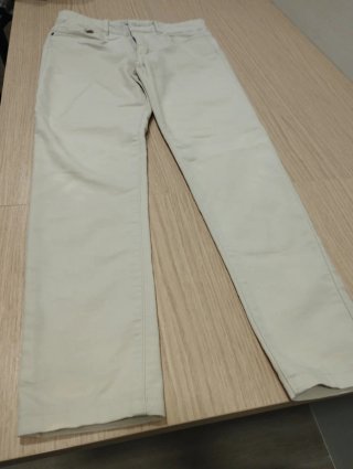 Pantalones chinos beige