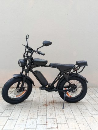 Bicicleta Eléctrica Negra Fat Bike
