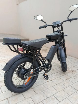 Bicicleta Eléctrica Negra Fat Bike