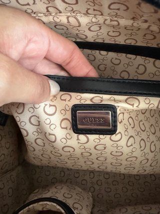 Bolso Guess Negro con Asa de Mano