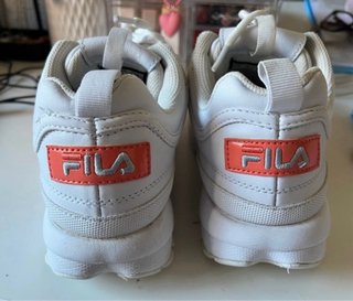 Zapatillas Fila Blancas y Coral