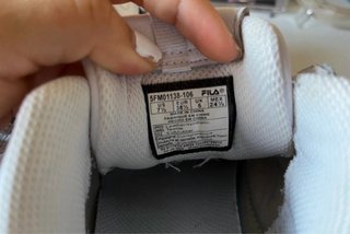Zapatillas Fila Blancas y Coral