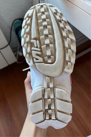 Zapatillas Fila Blancas y Coral