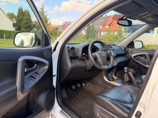 Toyota RAV4 EXECUTIVE 4X4 FULL OPTIONS