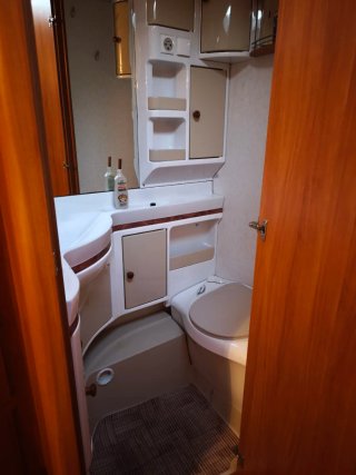 Caravana Hobby Cama Isla