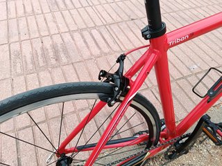 Bicicleta de paseo Btwin Roja