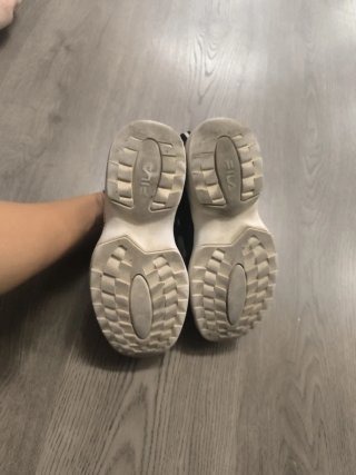 Zapatillas Fila niño/a negras y blancas TALLA 34