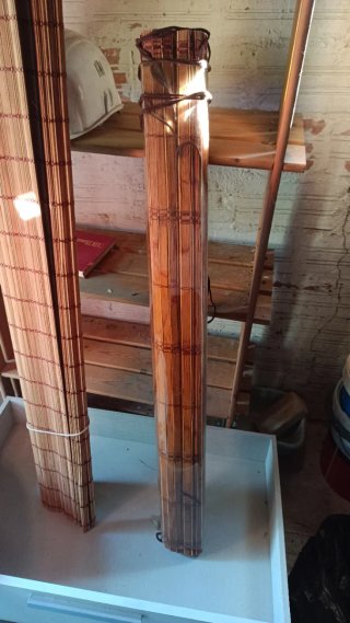 Cortina de caña de bambú y madera