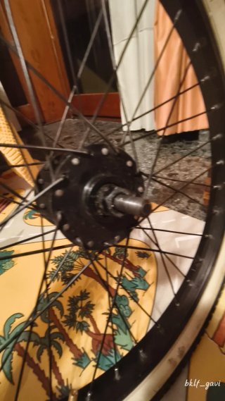 Rueda BMX 20x1.9 Eje Rosca