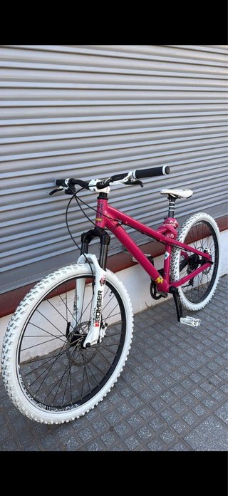 Mondraker Dirt Jump Rosa