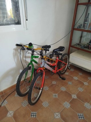 Bicicleta infantil  (2 bicis)verde y roja
