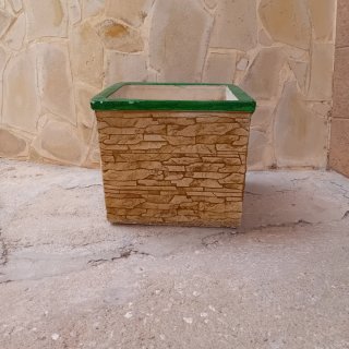 Jardinera de cemento efecto piedra