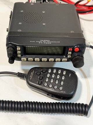 YAESU FT-7900. VHF/UHF Recibe banda aérea