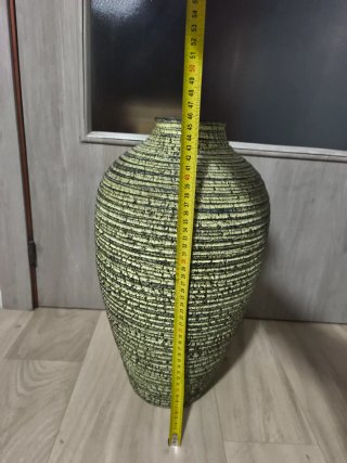Jarrón de cerámica verde /amarillo y negro