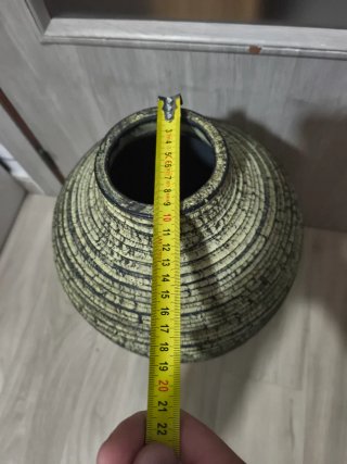 Jarrón de cerámica verde /amarillo y negro