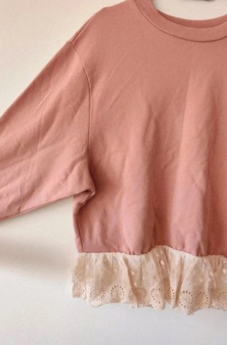 Blusa rosa con detalle de encaje