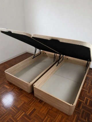 Canapé , colchón ,Cabecero ,  Mesita , cómodas
