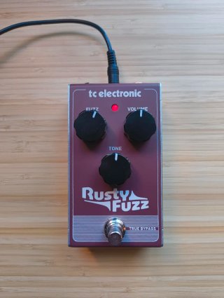 TC Electronic Rusty Fuzz Pedal Guitarra
