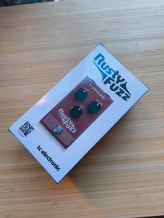 TC Electronic Rusty Fuzz Pedal Guitarra
