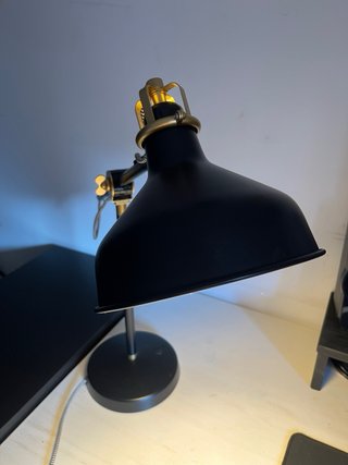 Lámpara de mesa IKEA RANARP negra