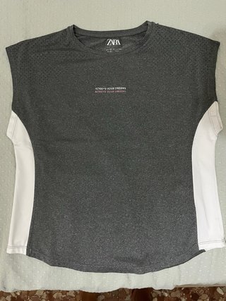 Camiseta Zara Gris y Blanca Talla M