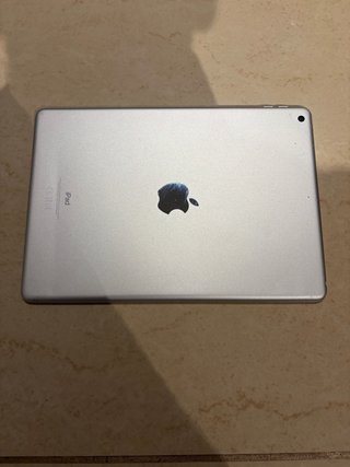 iPad 9 con Funda, caja y accesorios originales