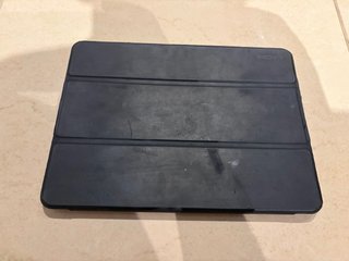 iPad 9 con Funda, caja y accesorios originales
