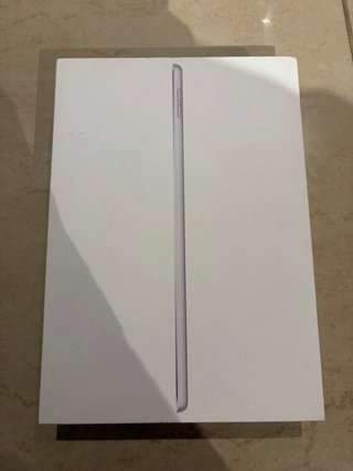 iPad 9 con Funda, caja y accesorios originales
