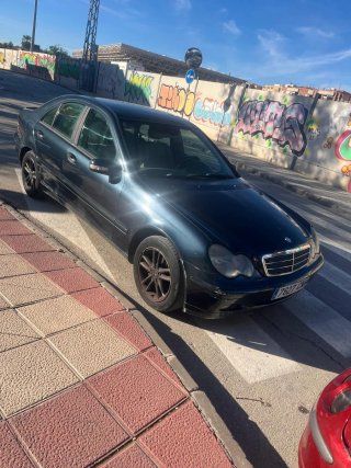 Mercedes-Benz Clase C 2004