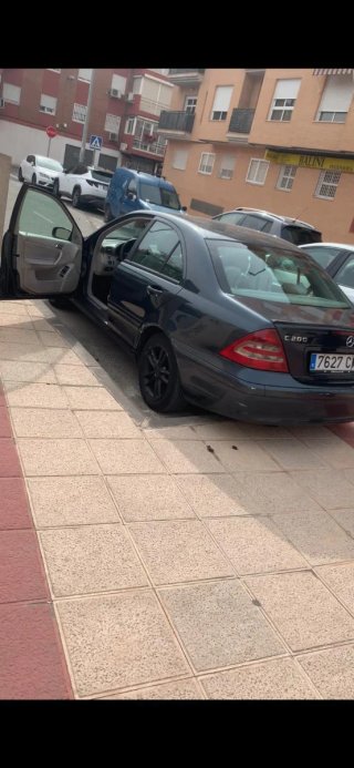 Mercedes-Benz Clase C 2004