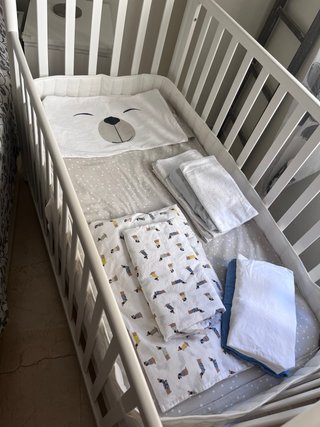 Cuna de madera para bebé