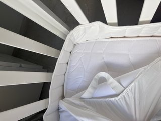 Cuna de madera para bebé