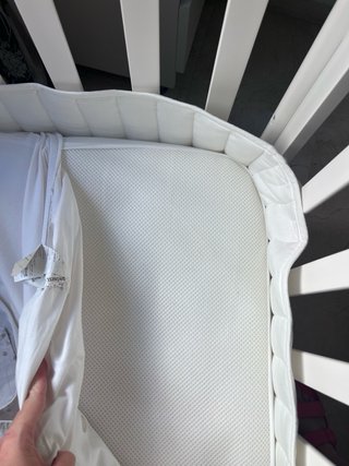 Cuna de madera para bebé