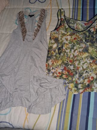Lote blusa y vestido talla M (gris y estampado)