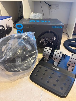 Volante Logitech G920 con Pedales