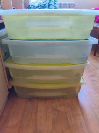 Caja de almacenaje con ruedas 5 euros unidad