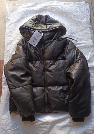 Chaqueta Pull&Bear efecto piel negra