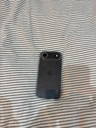 iPhone 17 Air 256GB + Phone case & Screensaver