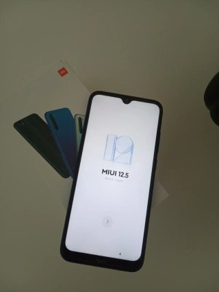 Xiaomi Redmi Note 8T Caja y Móvil