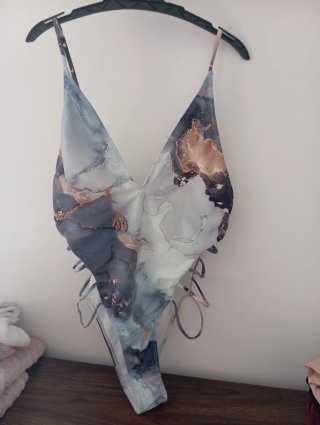 Bañador estampado mármol